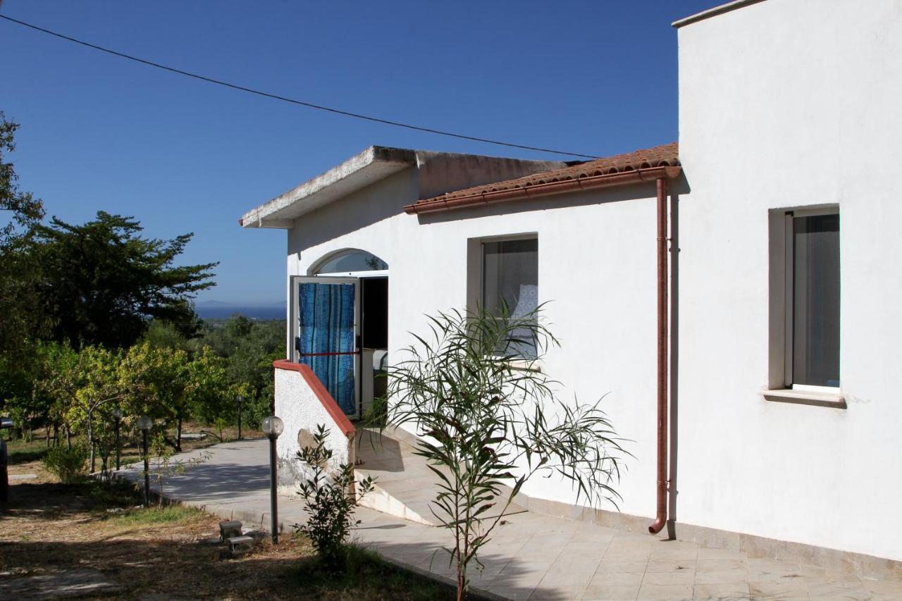 Filoxenia Di Umberto Guest House ซัสซารี ภายนอก รูปภาพ